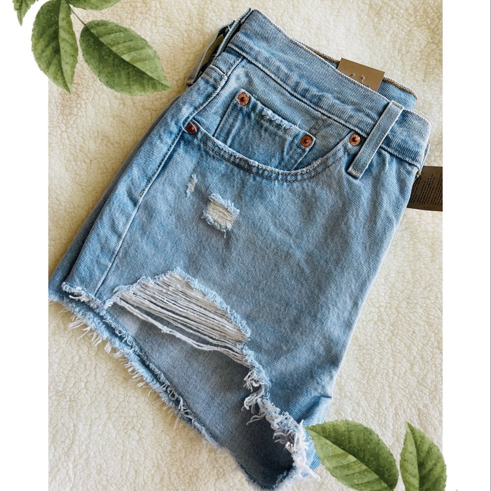 501 Levi’s shorts - Picture 2 of 3